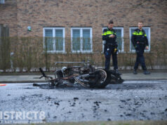 Motorscooter crasht en vliegt in brand na negeren stopteken: bestuurder zwaargewond Erasmusweg Den Haag