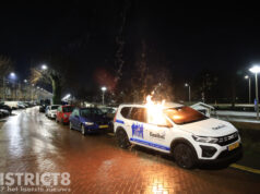 Brandweer blust in brand gestoken auto Soestdijksekade Den Haag