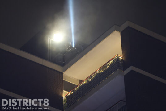 Zeer grote brand in liftschacht van flatgebouw: tientallen bewoners op straat Kersengaarde Voorburg