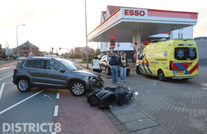 Opzittenden van scooter gewond bij aanrijding Oosteinde Den Haag