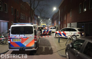 Gewonde bij steekpartij, politie doet onderzoek Wolterbeekstraat Den Haag