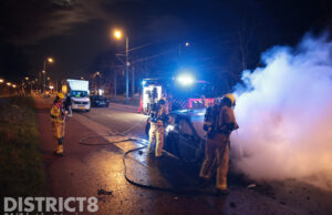 Geparkeerde auto gaat in vlammen op Laan van Meerdervoort Den Haag