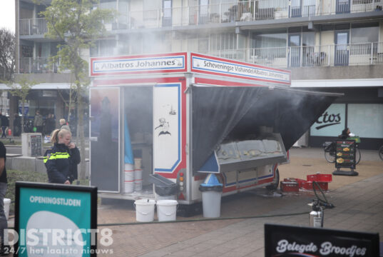 Gewonde bij brand in mobiele visverkoop wagen Escamplaan Den Haag