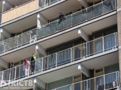 Buurmannen in actie bij brand op balkon Hengelolaan Den Haag