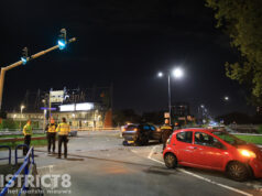 Veel schade na aanrijding tussen twee auto’s op kruispunt Afrikaweg Zoetermeer