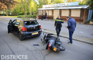 Scooterrijder gewond na botsing met auto Schoemakerstraat Delft
