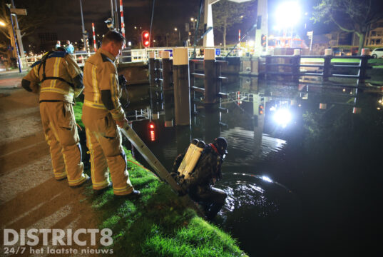 Vondst van scooter en kledingstukken leidt tot inzet hulpdiensten Kanaalweg Delft