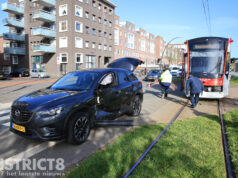 Automobilist gewond na aanrijding met tram 16 Laan van Wateringse Veld Den Haag