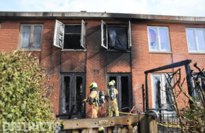 Felle brand beschadigd woning; mogelijk explosie Windlusthof Nootdorp