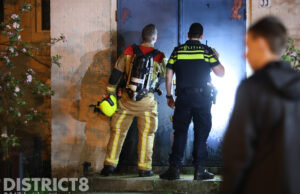 Brand gesticht bij deuren van Hindoestaanse tempel Alberdingk Thijmplein Den Haag