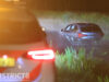 Auto raakt van de weg en belandt in water Voorweg Zoetermeer