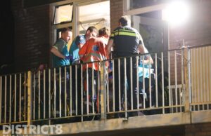 Man(43) zwaargewond bij steekpartij in woning; verdachte aangehouden Lijsterbesstraat Schipluiden