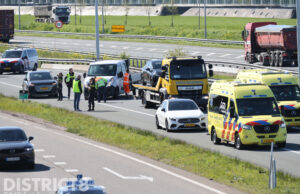 Snelweg afgesloten na ongeval met drie voertuigen A4 Den Hoorn