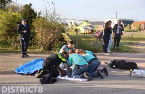 Fietsster zwaargewond na aanrijding met busje Baakwoning Naaldwijk