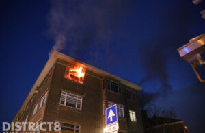 Bovenwoning verwoest door uitslaande brand De La Reyweg Den Haag