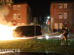 Fout geparkeerd busje brand volledig uit Raaphorstlaan Den Haag