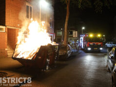 Metershoge vlammen bij in brand gestoken afvalcontainer Leersumstraat Den Haag