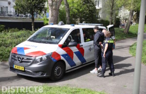 Verdachte van drugsbezit klimt het spoor op en wordt aangehouden Grebbestraat Den Haag