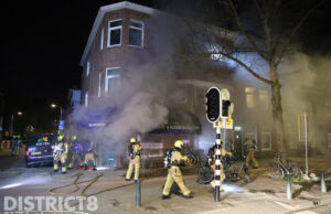 Buurtsupermarkt verwoest na fikse brand Wouwermanstraat Den Haag