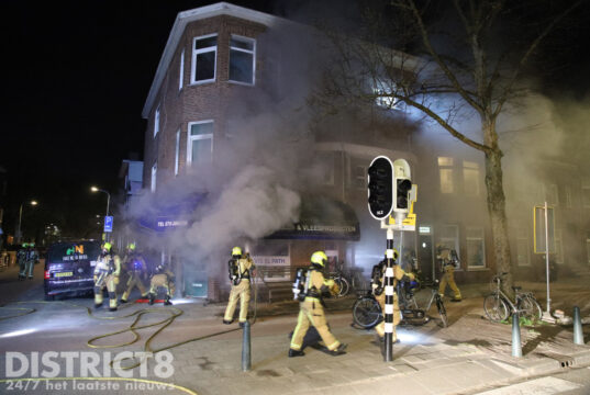 Buurtsupermarkt verwoest na fikse brand Wouwermanstraat Den Haag