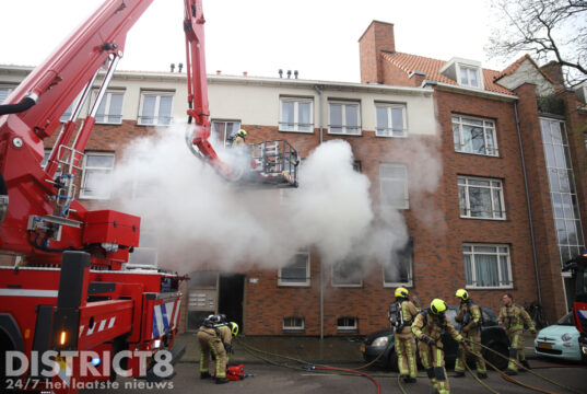 Meerdere dieren en personen gered bij felle uitslaande woningbrand Kapelaan Meereboerweg Den Haag