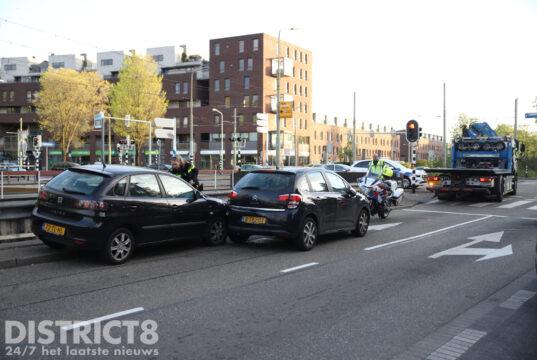Inzittenden op de vlucht na ongeval tijdens achtervolging Oude Haagweg Den Haag