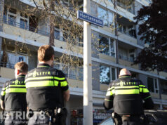 Politie doet instap bij tabakshop vanwege lopend onderzoek Hertenrade Den Haag