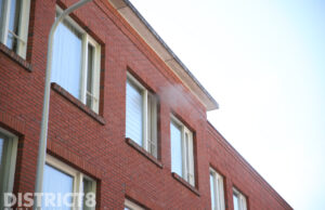 Brandweer blust brandje in woning Viljoenstraat Den Haag