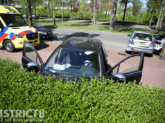 Veel schade na ongeval met geparkeerde auto’s Meppelweg Den Haag