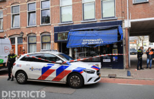 Vrouw zwaargewond na val uit raamkozijn; politie start onderzoek Hugo de Grootstraat Delft