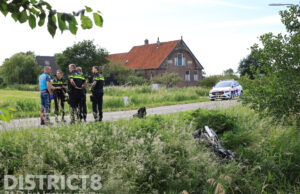 Motorrijdster vliegt uit de bocht en raakt gewond Zouteveenseweg Schipluiden