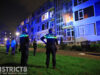 Uitslaande woningbrand na explosie naast politiebureau Mouterpad Delft