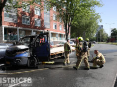 Cabine van bedrijfsbus verwoest door brand Erasmusweg Den Haag
