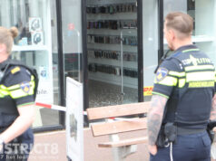 Politie start zoekactie na overval op telefoonwinkel Molenstraat Monster