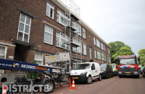 Plafond van woning ingestort door zware neerslag Jan van Rodestraat Den Haag