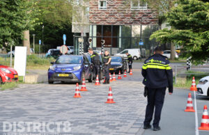 Politie deelt flink aantal boetes uit bij grote verkeerscontrole aan Melis Stokelaan