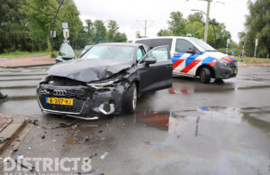 Flinke schade na aanrijding op kruispunt Erasmusweg Den Haag