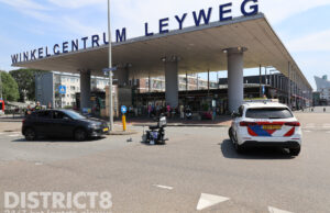 Opzittende van scootmobiel gewond na aanrijding met auto Hengelolaan Den Haag
