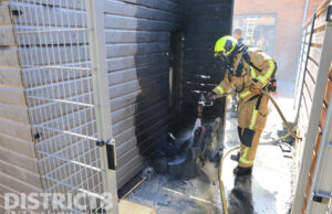 Veel schade en rookontwikkeling bij brand in schuur Berghoefplantsoen Delft