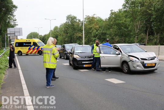 Vijf voertuigen betrokken bij twee ongevallen op drukke N470 / Kruithuisweg Delft