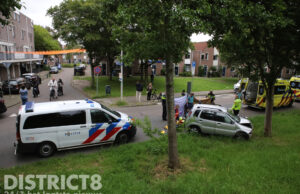 Automobilist gereanimeerd na eenzijdig ongeval Maurice Ravelweg Den Haag