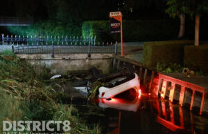 Bestuurder aangehouden nadat auto in sloot belandt Naaldwijkseweg N467 ‘s-Gravenzande