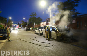 Geparkeerde rolstoelbus zwaar beschadigd door brand Gantellaan Pijnacker