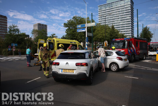 Gewonde en verkeerschaos na aanrijding op kruispunt Prinses Beatrixlaan Rijswijk