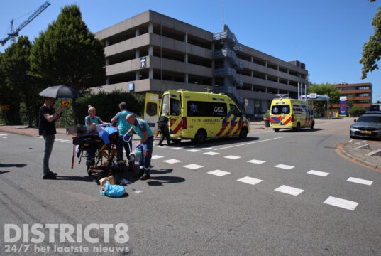 Fietser zwaargewond na botsing met auto Visseringlaan Rijswijk
