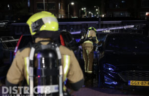 Personenauto in brand gestoken Veenendaalkade Den Haag