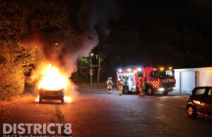 Geparkeerde auto in brand na harde knal Kievitsbloemlaan Den Haag