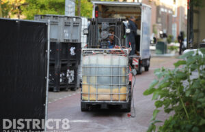 Gespecialiseerd bedrijf ontruimt groot drugslaboratorium Meidoornstraat Den Haag