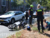 Motorrijder gewond na aanrijding met personenauto Melis Stokelaan Den Haag