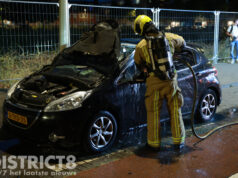 Geparkeerde auto zwaar beschadigd na brand Paralellweg Den Haag